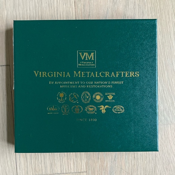 Queen Anne Cypher Trivet - Virginia Metalcrafters - Picture 7 of 7